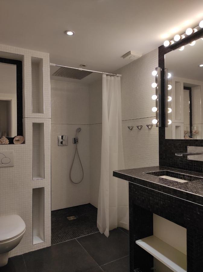 Studio Bordeaux Luaran gambar