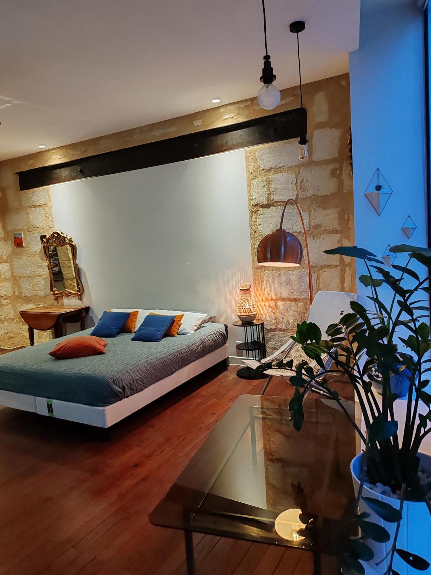 Studio Bordeaux Luaran gambar
