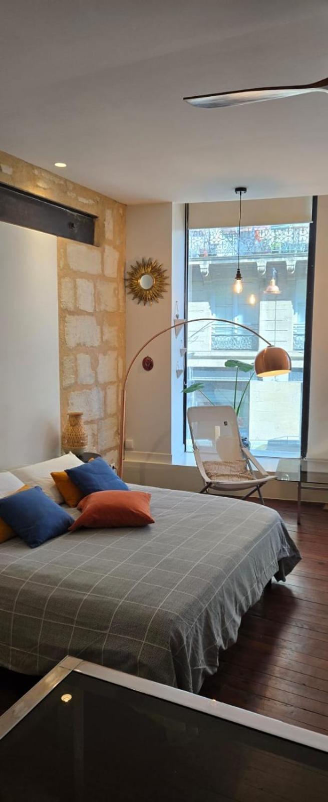 Studio Bordeaux Luaran gambar